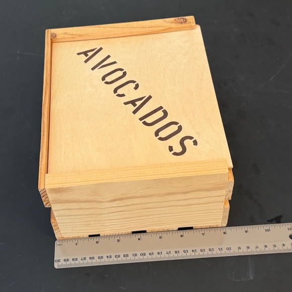 Decorative Avocado wooden crate with sliding lid - Picture 4 of 7